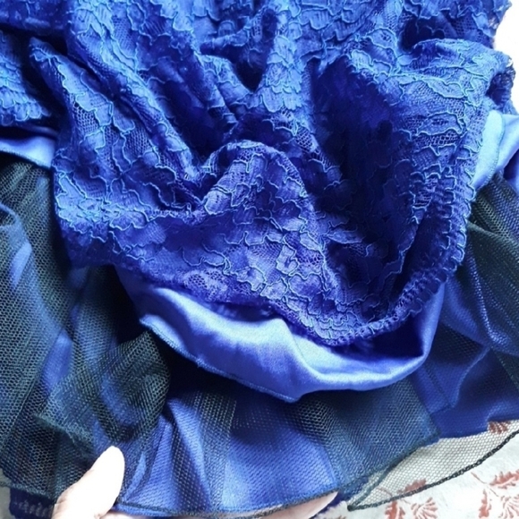 Jodi Kristopher Elegant Purpley Blue Lace Dress Sheer Sleeves Junior's Size 5 - Picture 3 of 6